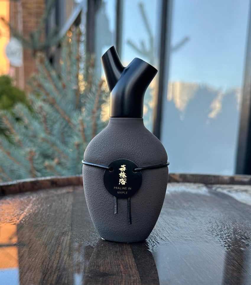 Praline in Maple Vintage 25 Launch